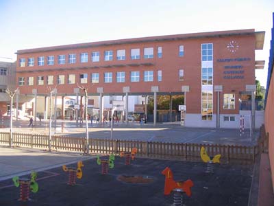 foto de la fachada de educación primaria